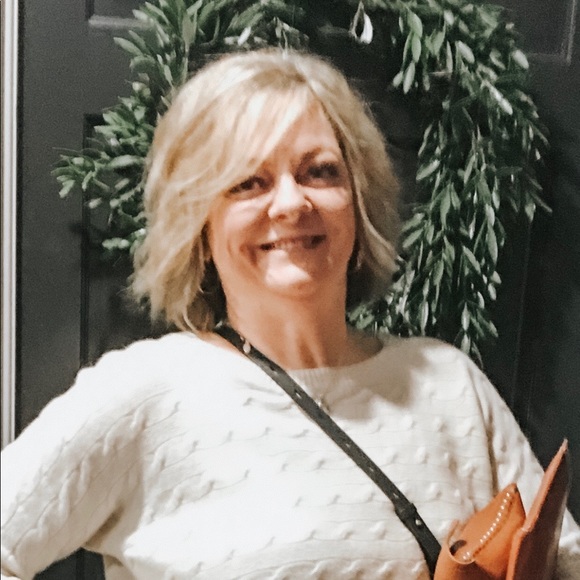 Meet your Posher, Kris - Picture 2 of 2